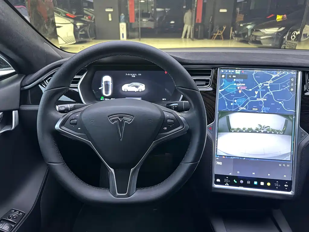 Tesla Model S 2016 — фото 15