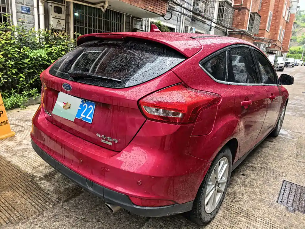 Ford Focus 2018 — фото 6
