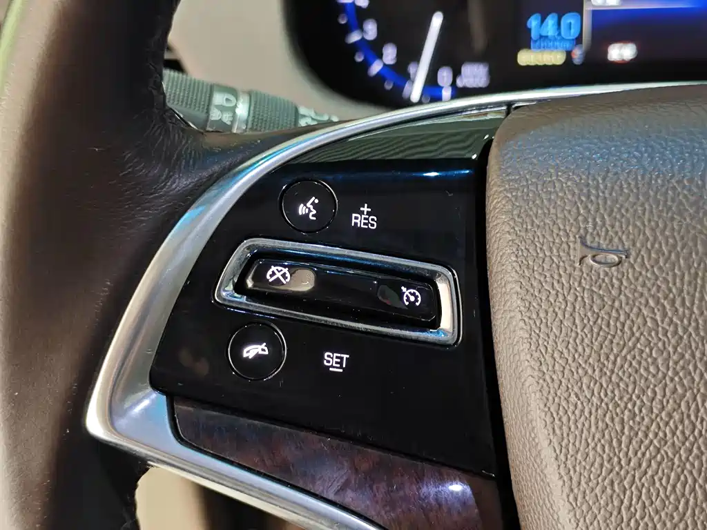 Cadillac XTS 2013 — фото 10