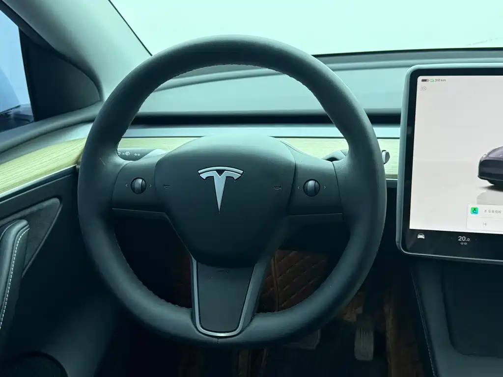 Tesla Model Y 2023 — фото 9