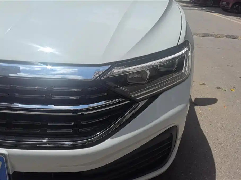 Volkswagen Sagitar 2024