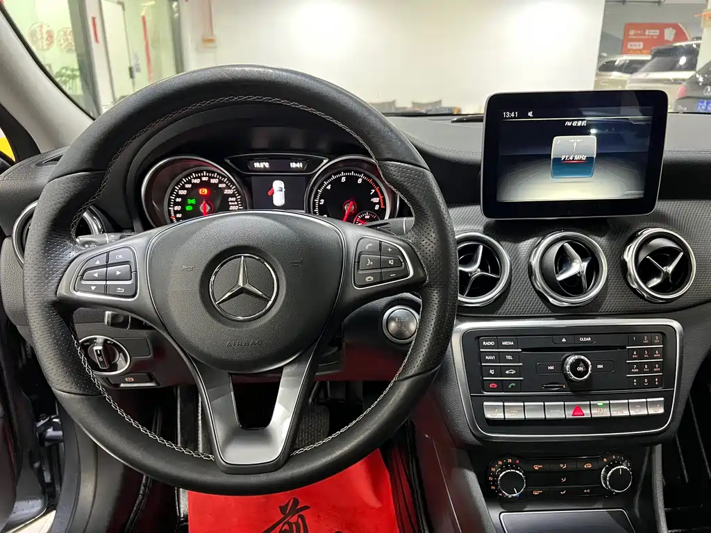 Mercedes-Benz GLA 2018 — фото 10