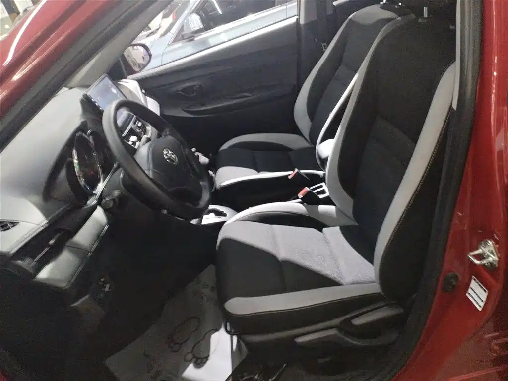 Toyota Yaris L 2021 — фото 11