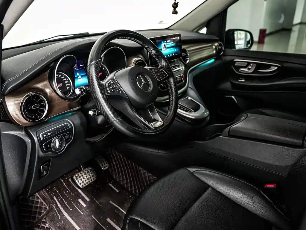 Mercedes-Benz V-Class 2021 — фото 7