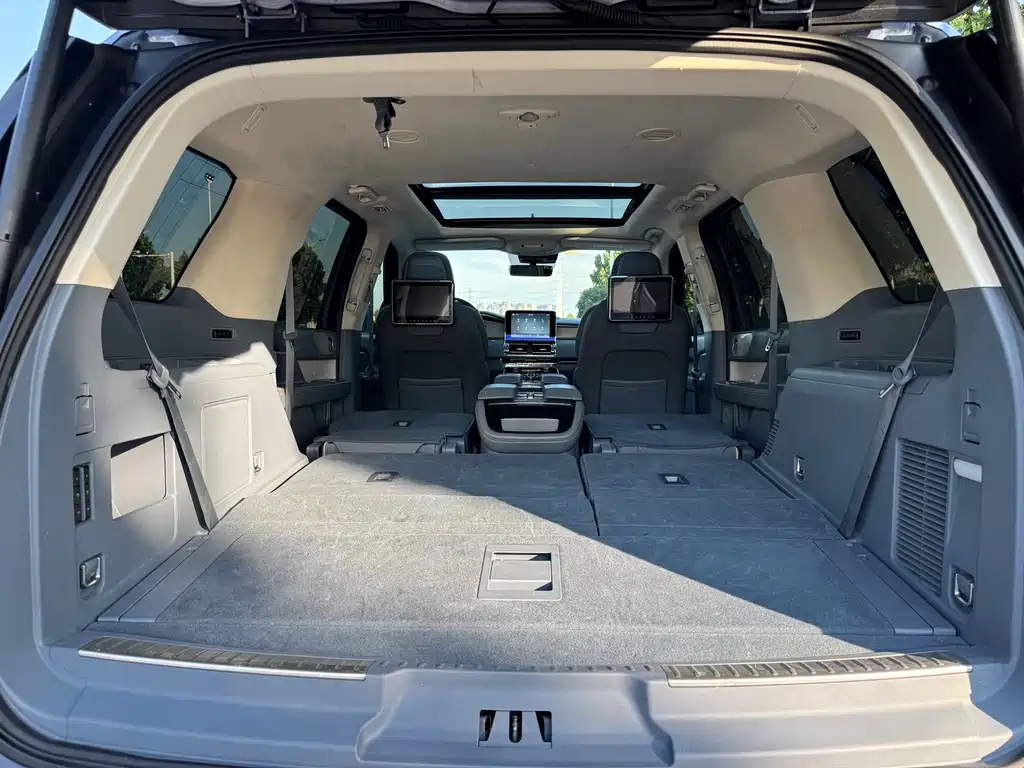 Lincoln Navigator 2019 — фото 37