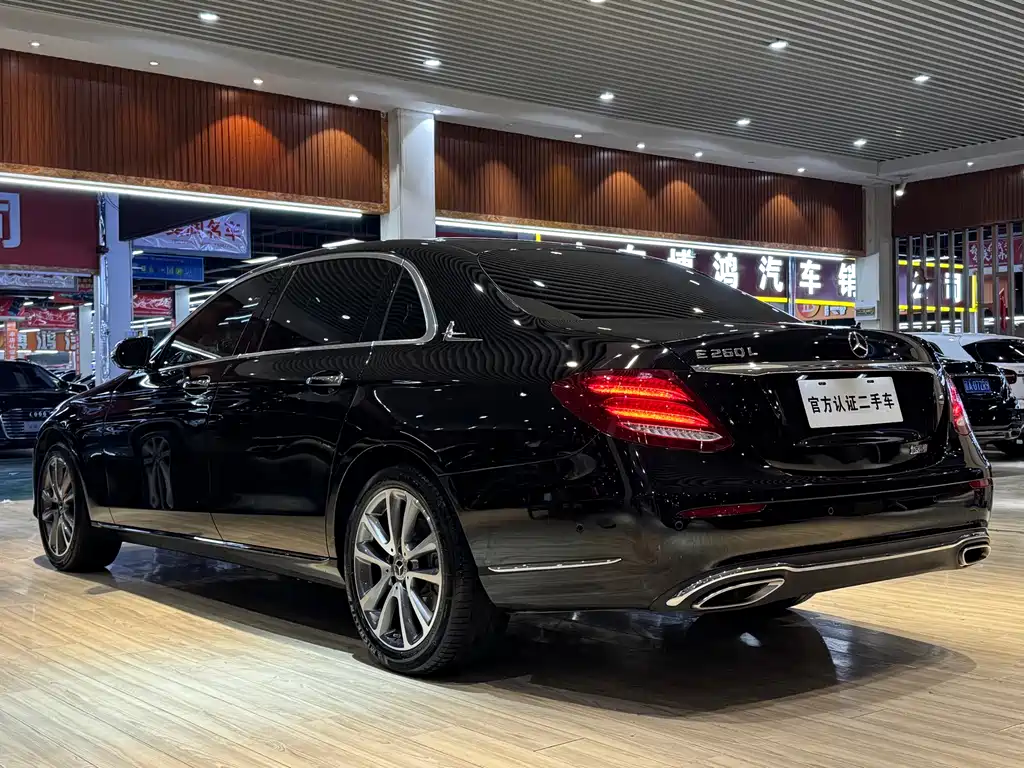 Mercedes-Benz E-Class 2019 — фото 12