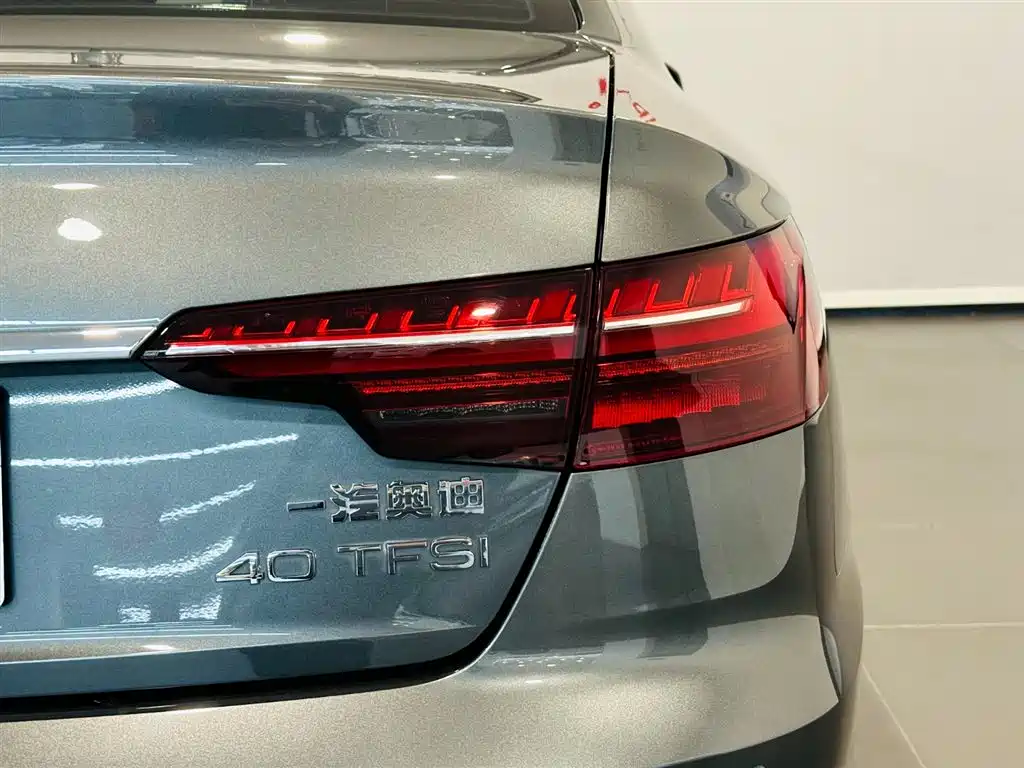 Audi A4L 2022 — фото 16