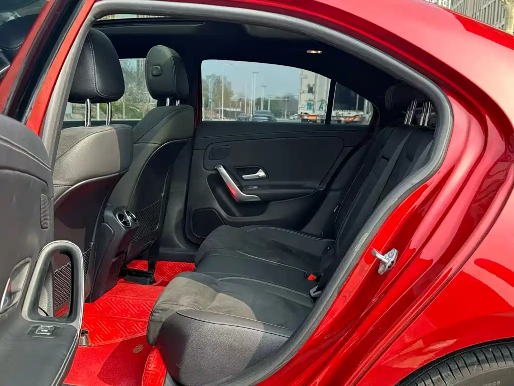 Mercedes-Benz A-Class 2019 — фото 8
