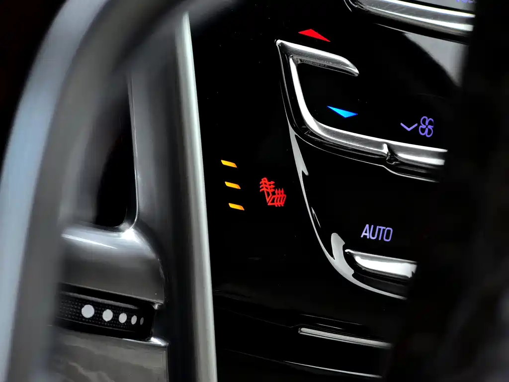 Cadillac SRX 2013 — фото 25