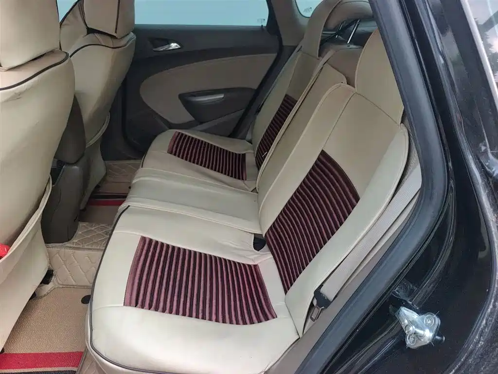 Buick Excelle 2015 — фото 13