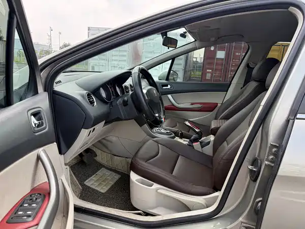 Peugeot 408 2013