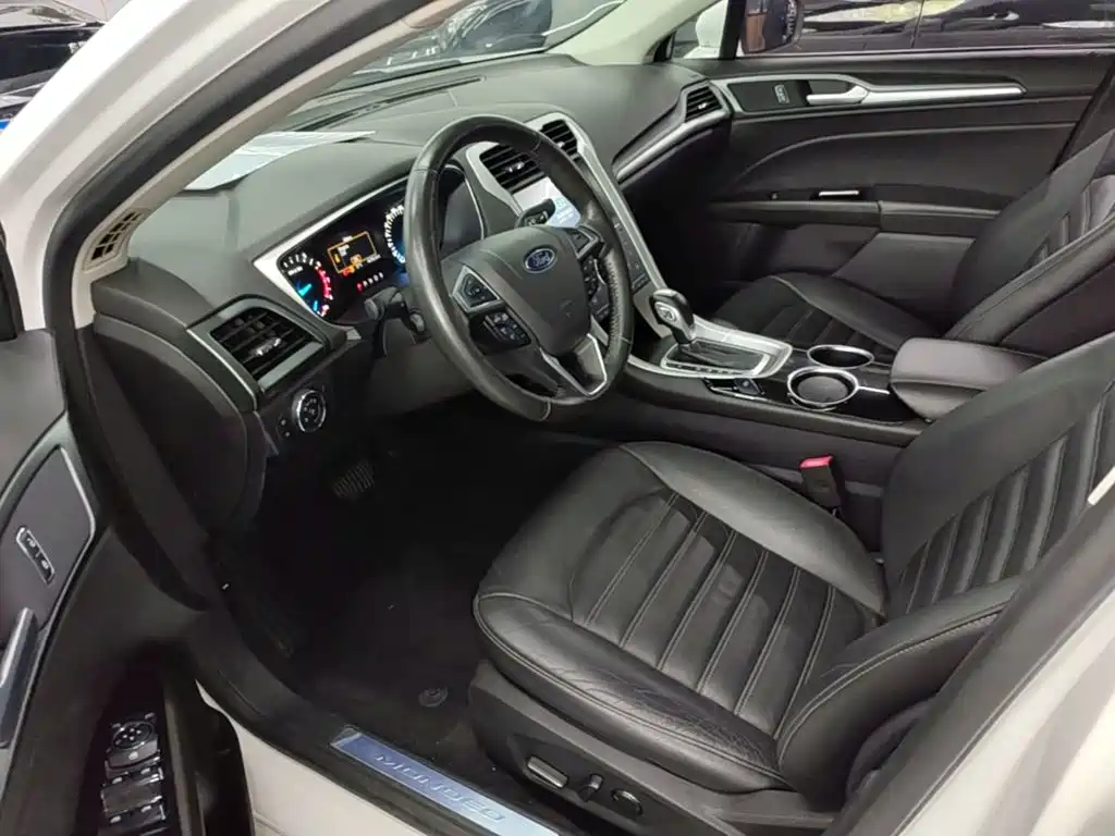 Ford Mondeo 2016 — фото 15