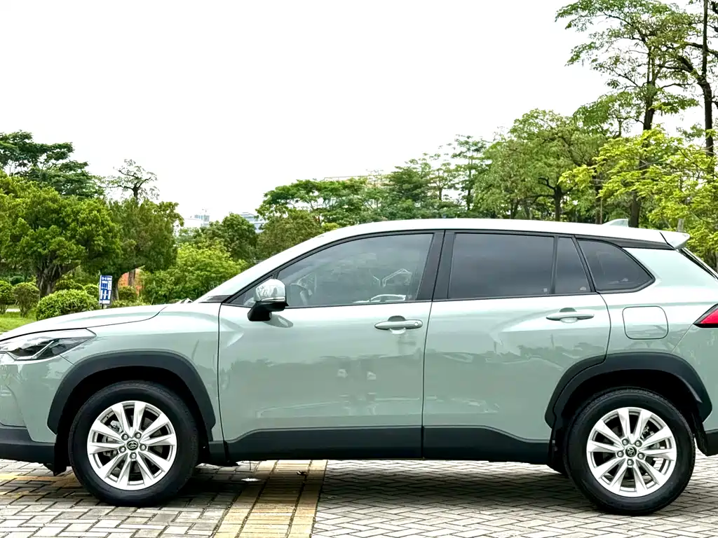 Toyota Corolla Cross 2022 — фото 4