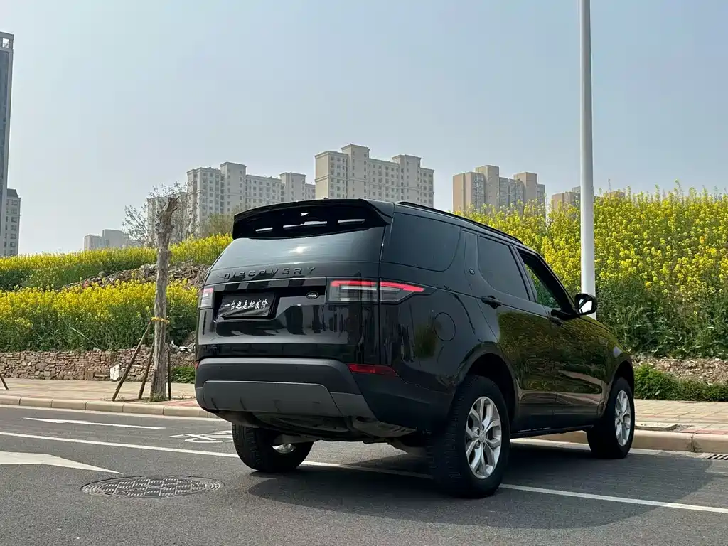 Land Rover Discovery 2018 — фото 15