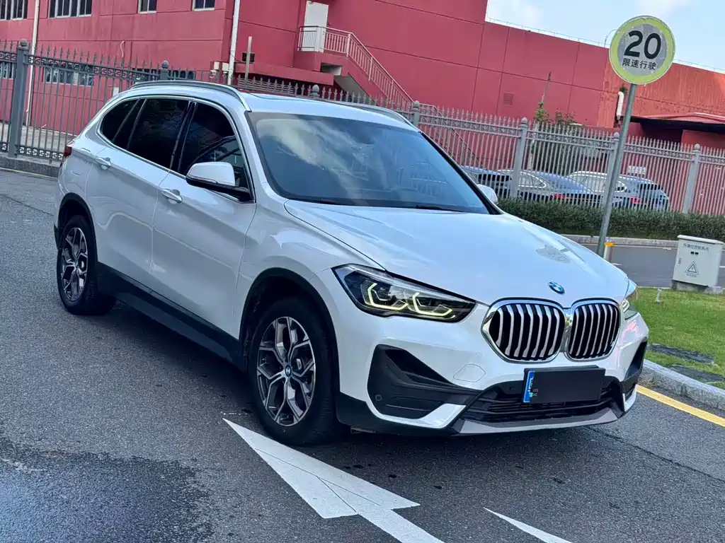 BMW X1 2022 — фото 3