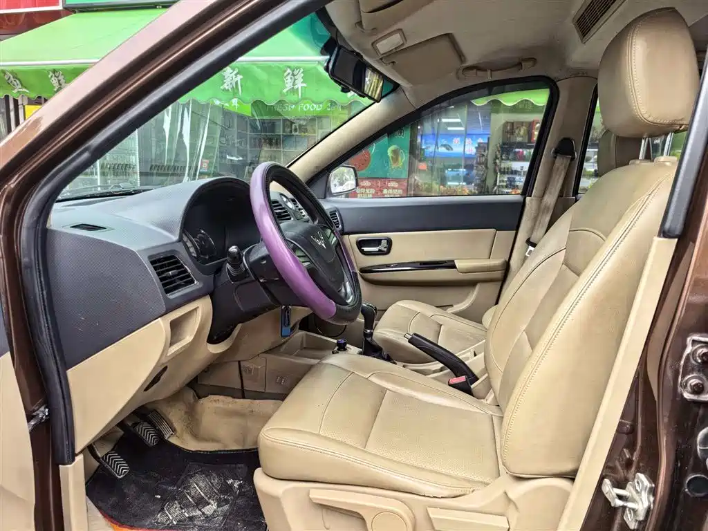 Wuling Hongguang 2015 — фото 12