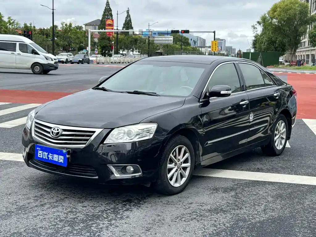 Toyota Camry 2011 — фото 1