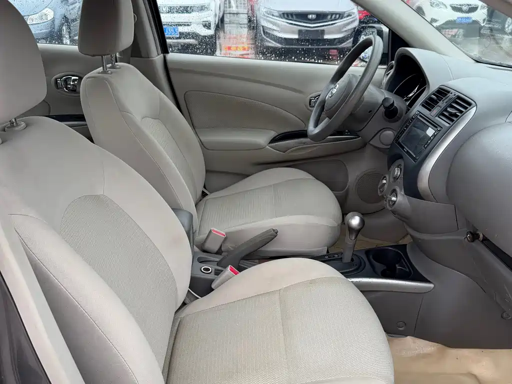 Nissan Sunny 2011