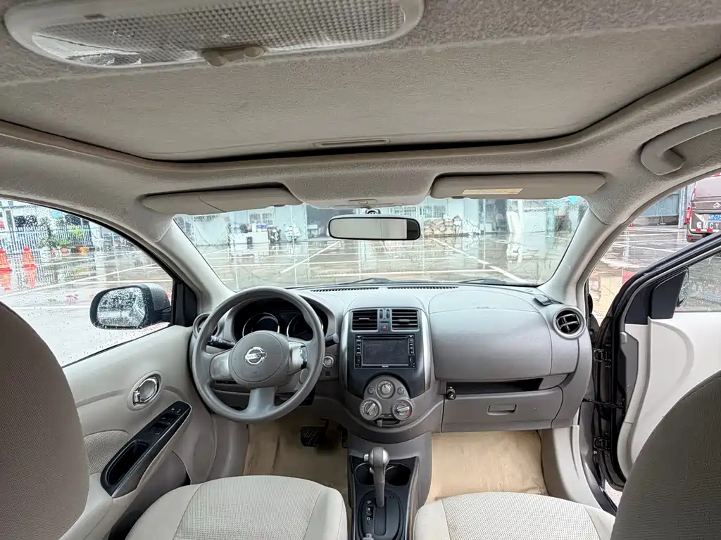 Nissan Sunny 2011