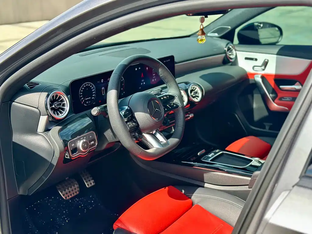 Mercedes-Benz A-Class AMG 2024 — фото 9