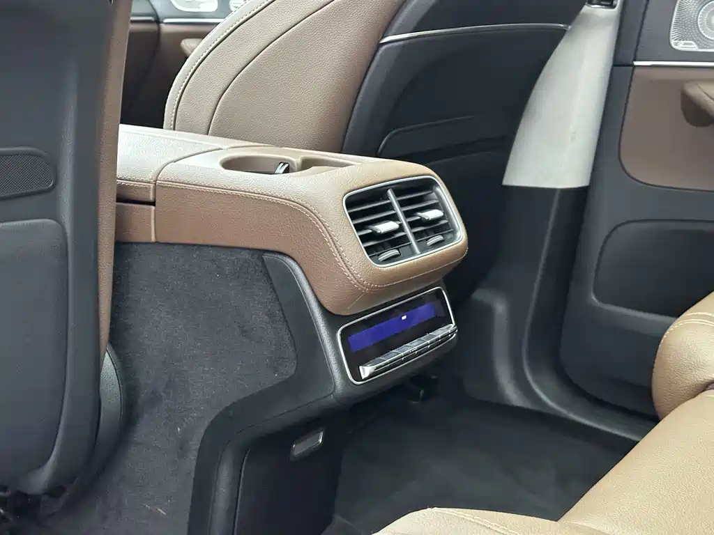 Mercedes-Benz GLS 2024 — фото 20