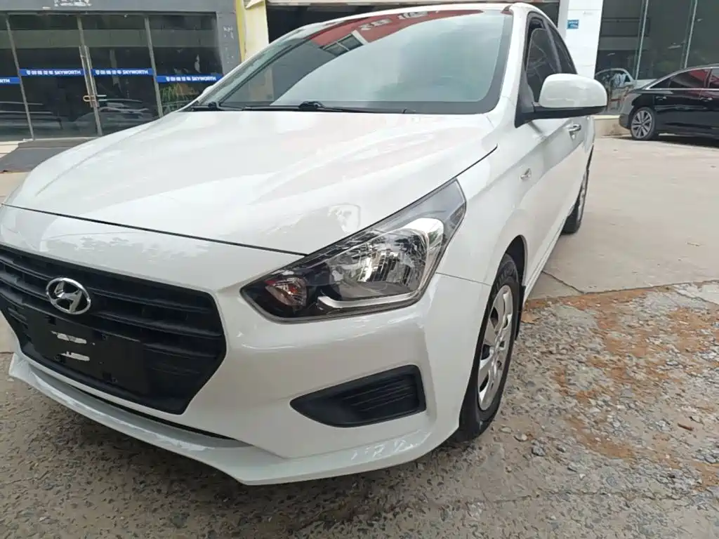 Hyundai Accent 2019 — фото 18