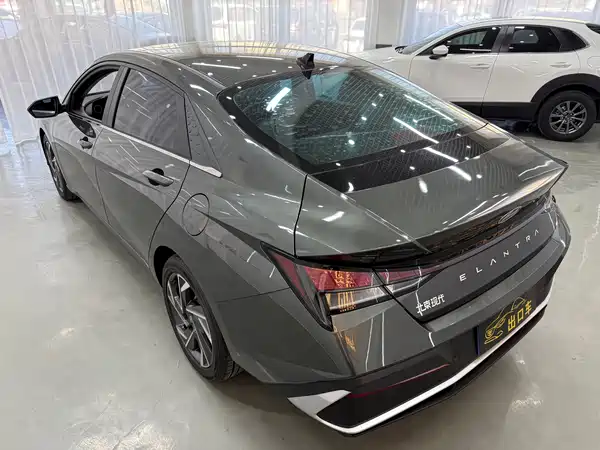 Hyundai Elantra 2023