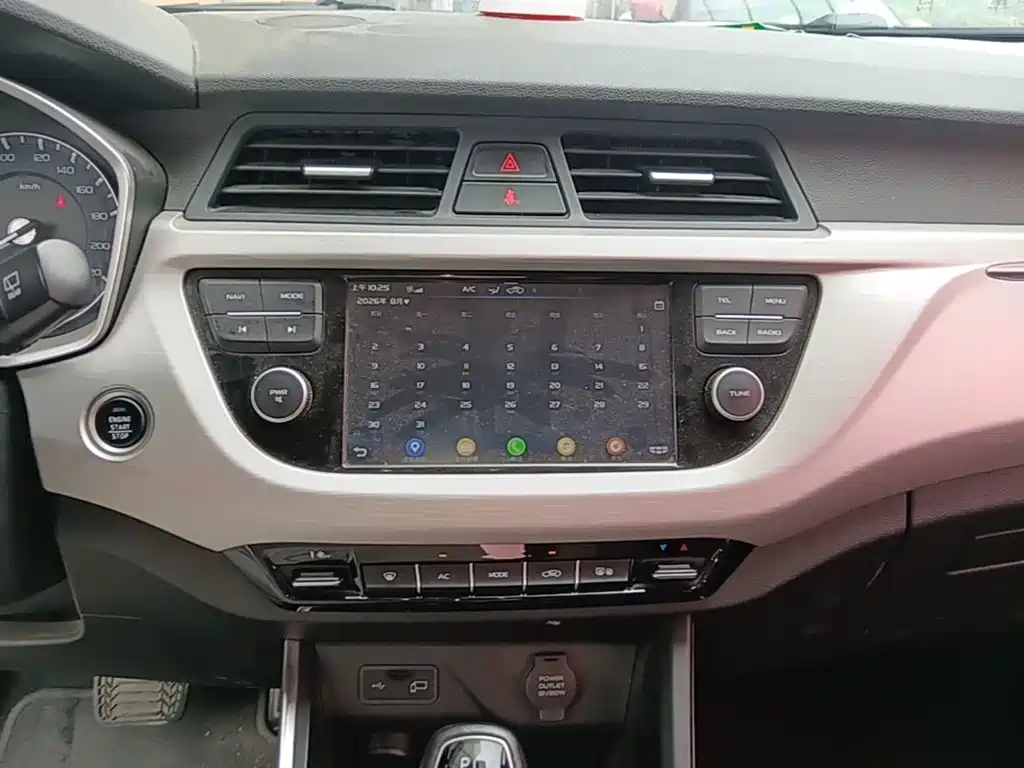 Geely Vision X3 2019 — фото 13