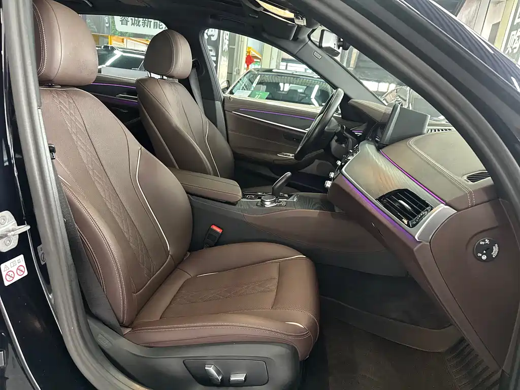 BMW 5 Series New Energy 2023 — фото 13