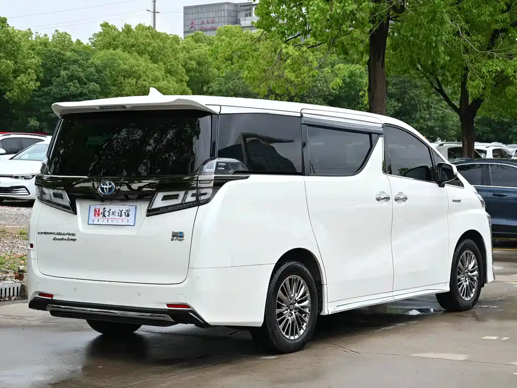 Toyota Vellfire 2023 — фото 7
