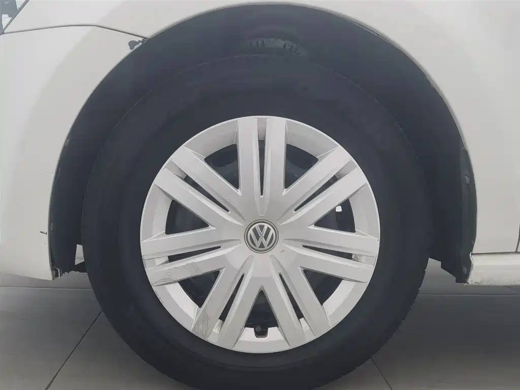 Volkswagen Polo 2017 — фото 17