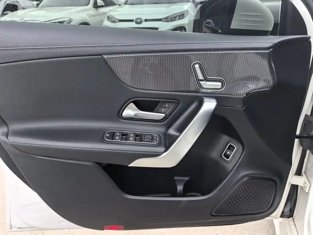 Mercedes-Benz A-Class 2021 — фото 14