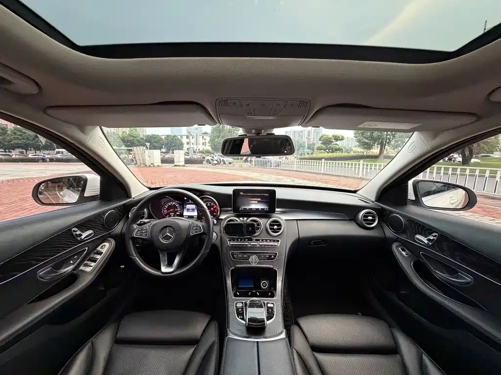 Mercedes-Benz C-Class 2017 — фото 9