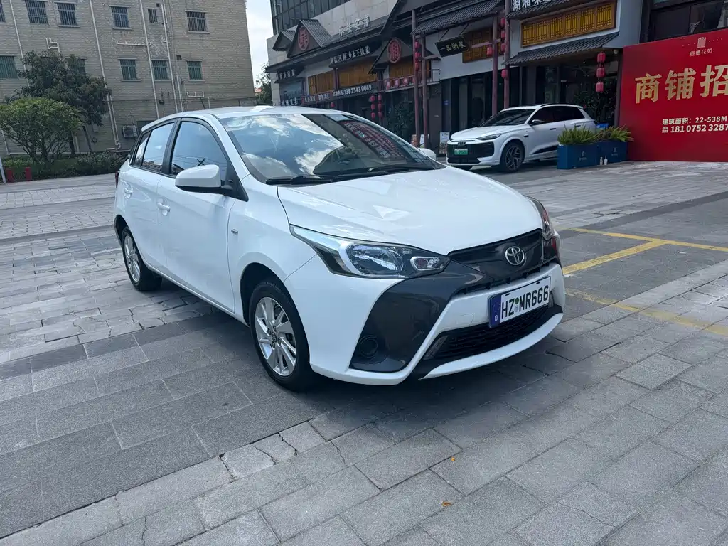 Toyota Yaris L 2019 — фото 3