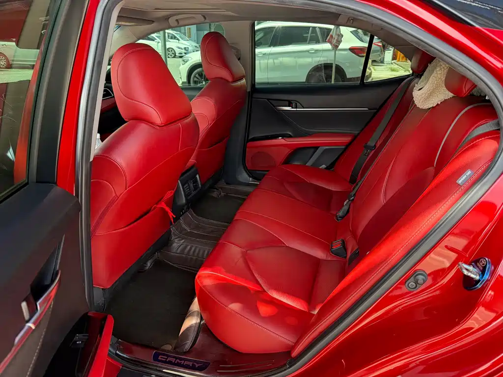 Toyota Camry 2019 — фото 9