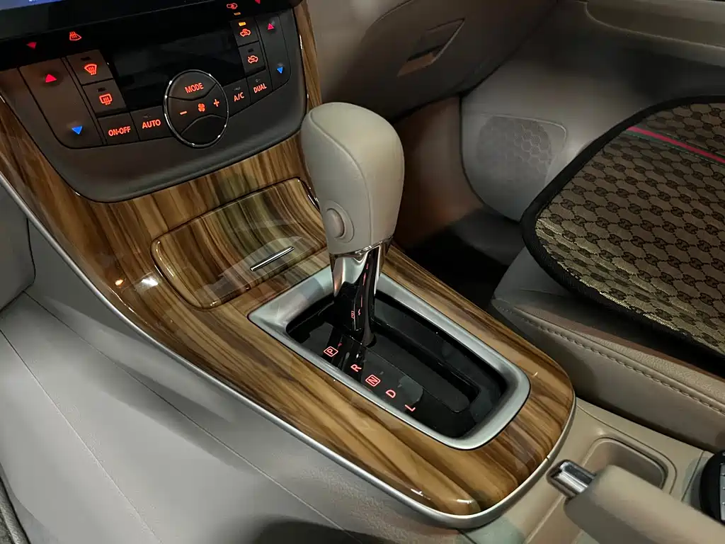 Nissan Sylphy 2015 — фото 29
