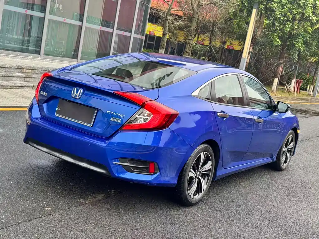 Honda Civic 2019 — фото 6