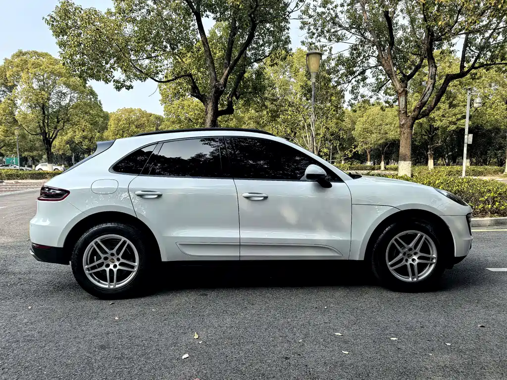 Porsche Macan 2016 — фото 11