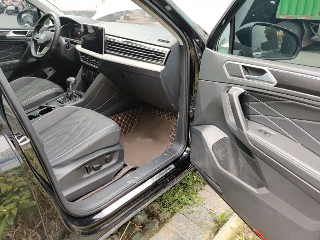 Volkswagen Tiguan L 2023 — фото 20