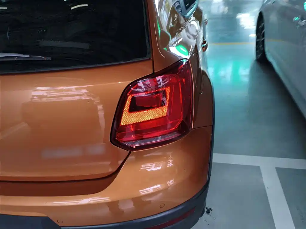 Volkswagen Polo 2015 — фото 24