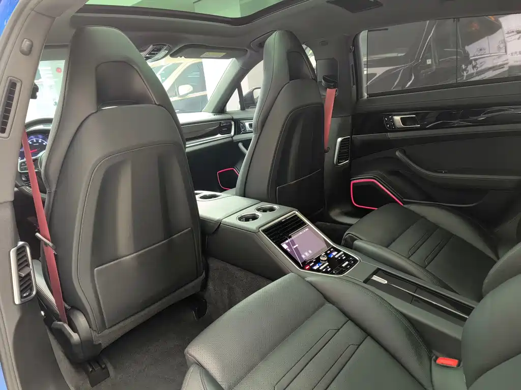 Porsche Panamera 2018 — фото 17