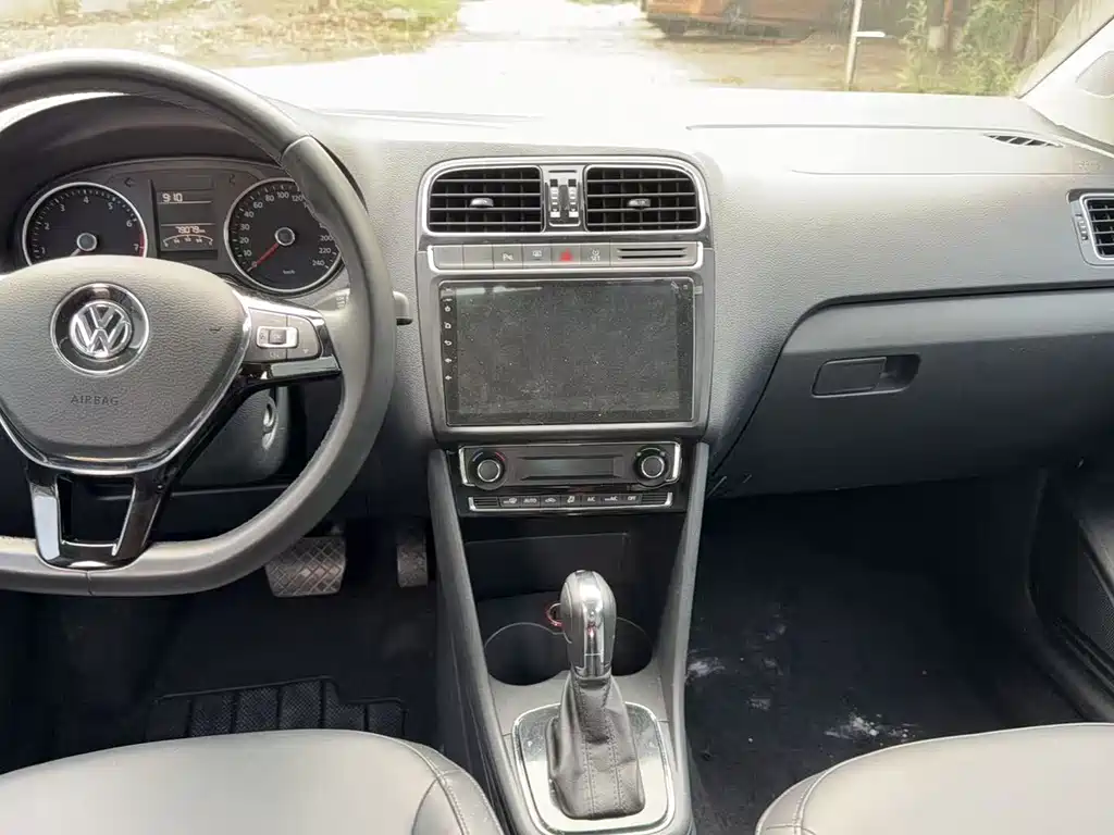 Volkswagen Polo 2015