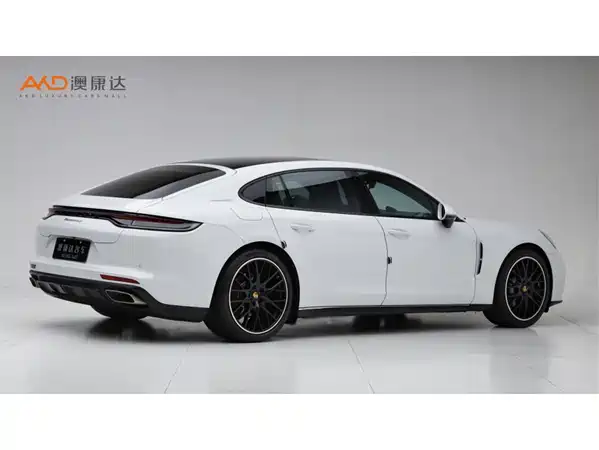 Porsche Panamera 2023