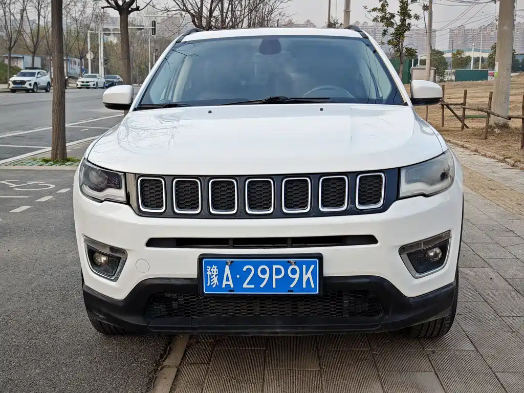 Jeep Compass 2018 — фото 2