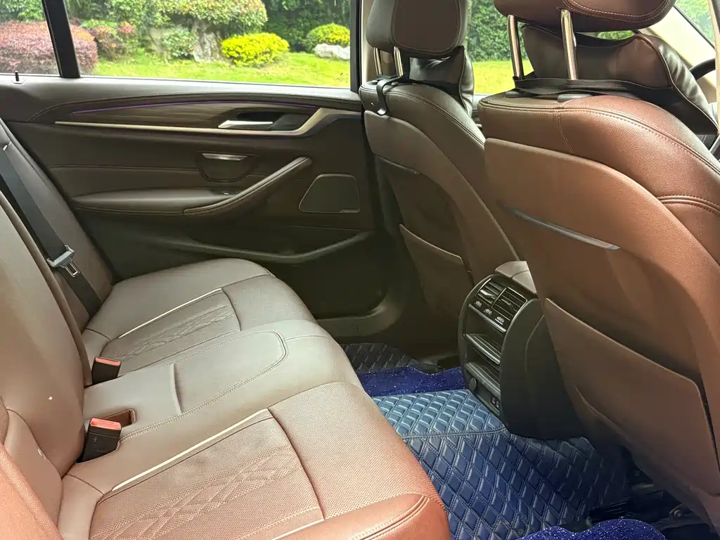 BMW 5 Series 2023