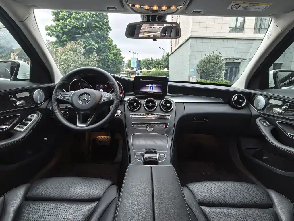 Mercedes-Benz C-Class 2018 — фото 8