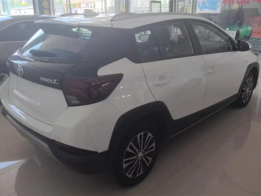 Toyota Yaris L 2021 — фото 3