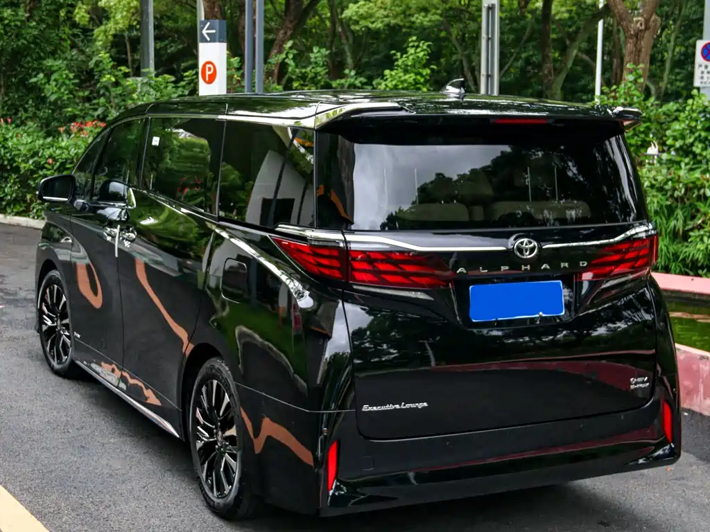 Toyota Alphard 2025 — фото 3