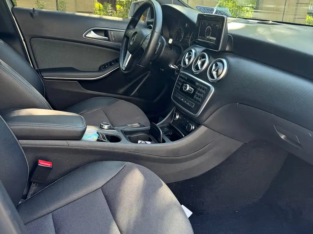 Mercedes-Benz A-Class 2015 — фото 8