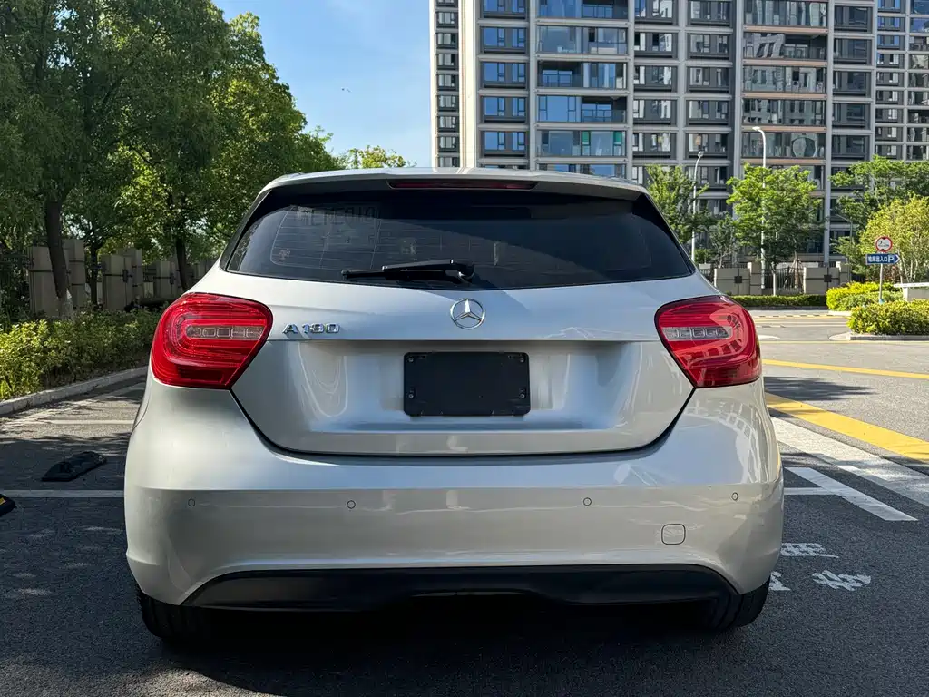 Mercedes-Benz A-Class 2015 — фото 15